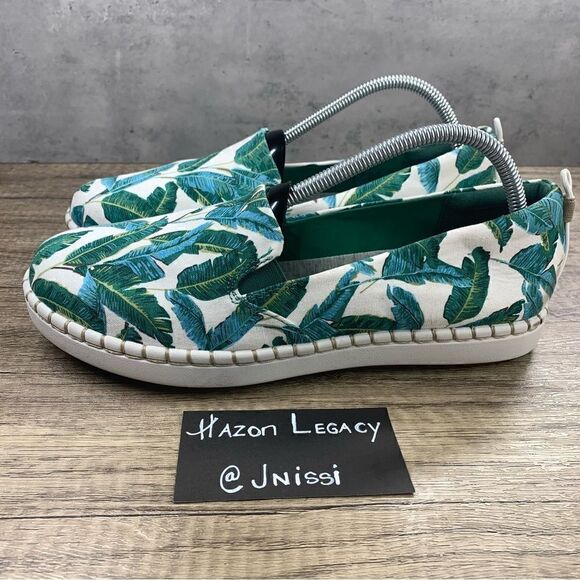 Cloudsteppers by Clarks~Women’s~StepGlow Jade Sneakers Leaf Print~Size 9.5W~NWOT - Picture 1 of 8